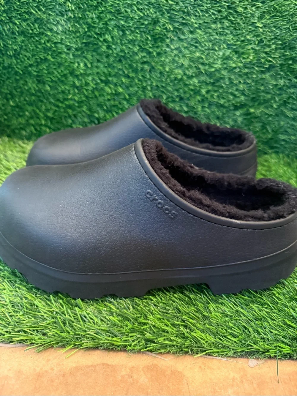 Crocs unisex Hydra Black Faux-Shearling Lined Slip-On Clogs men 9 women 11
